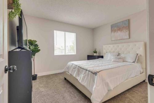 Cozy home 16 Min away from strip and fremont