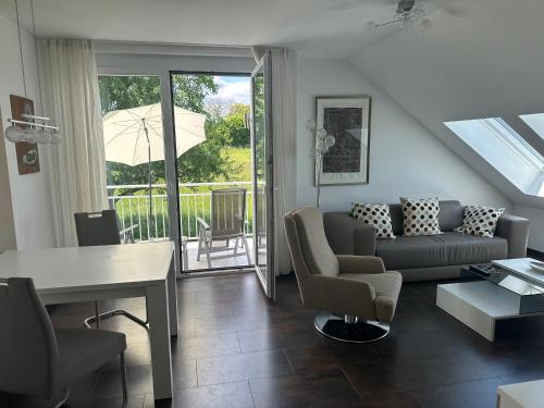 2 Zimmer Ferienwohnung mit 2 Balkons Golf Bike & Wellness im Markgräflerland — 4-Star Luxury Hotel in Bad Bellingen, Germany