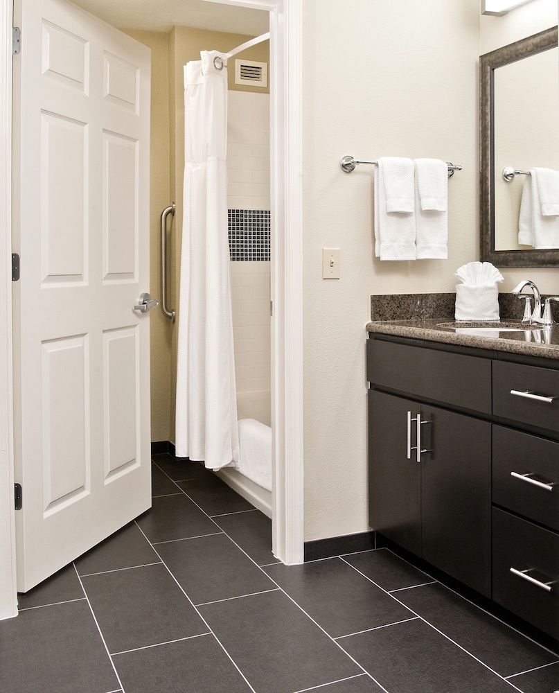 Staybridge Suites Charlotte Ballantyne by IHG - photo 31