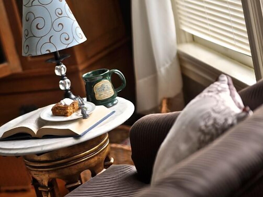 Apple Tree Lane Bed & Breakfast - photo 6