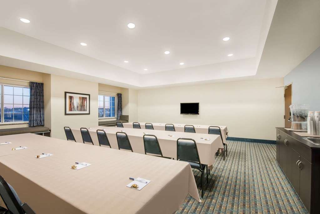 Microtel Inn & Suites by Wyndham Stanley - photo 14