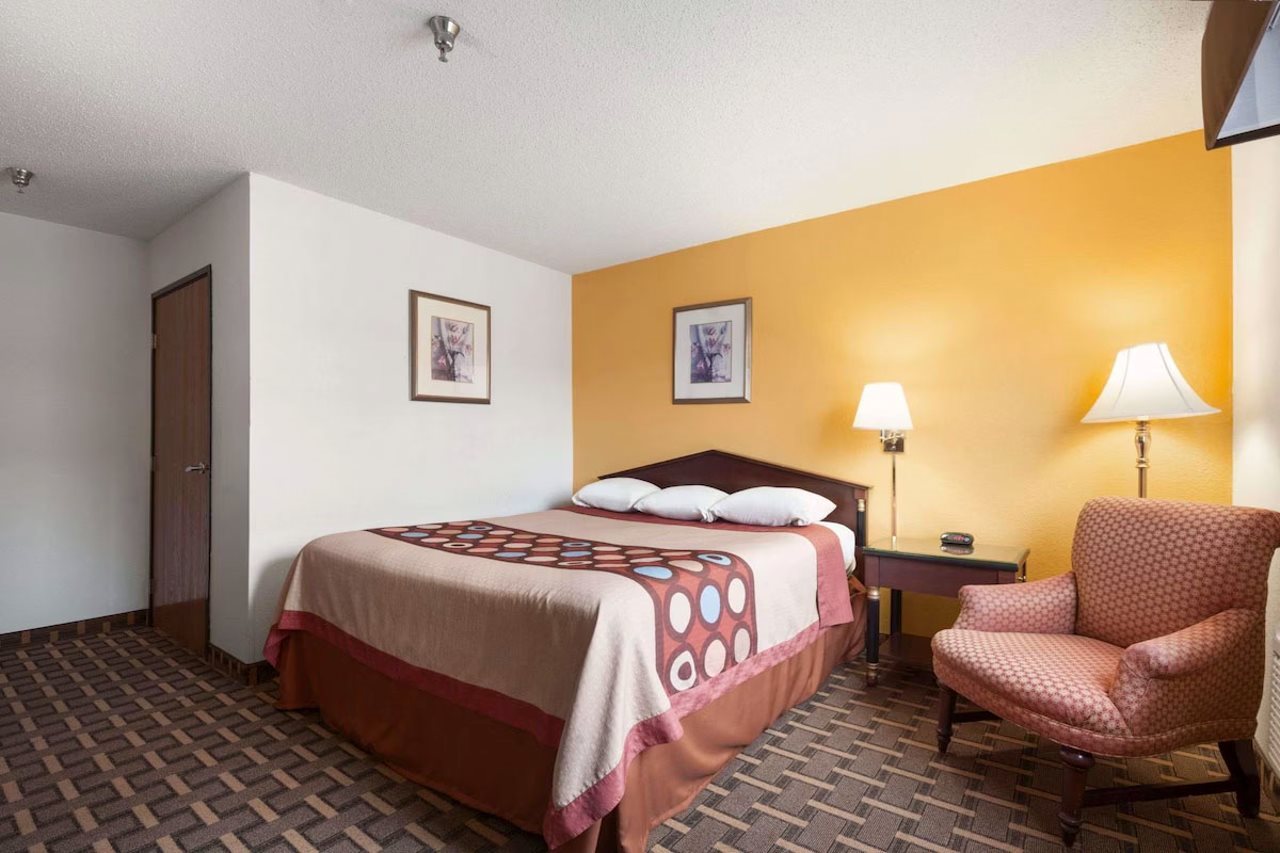 Super 8 by Wyndham Brookville - photo 6