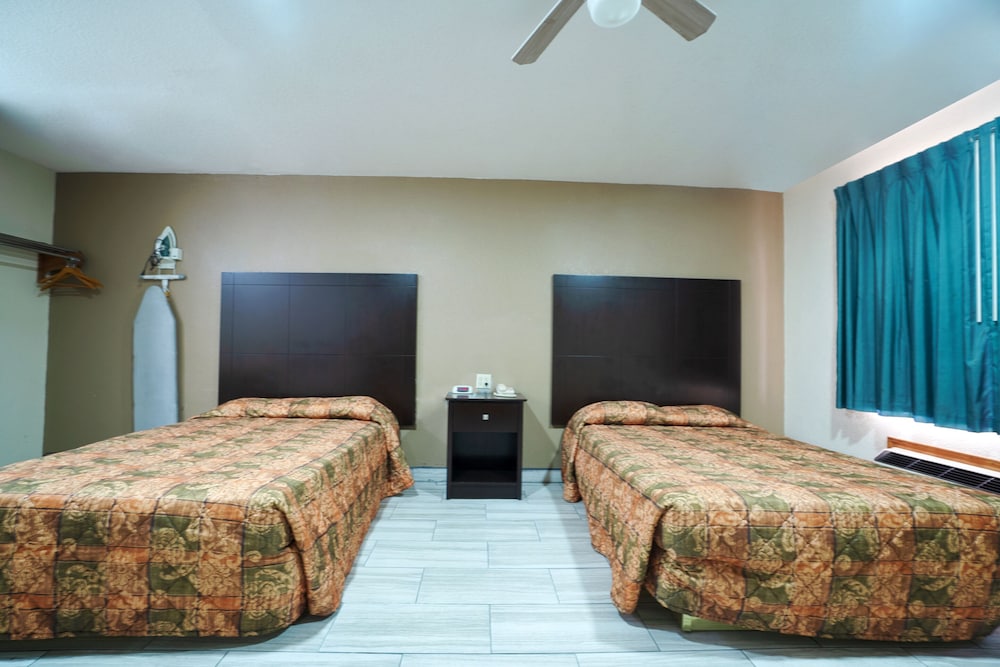 Texas Inn San Benito near Harlingen - photo 31