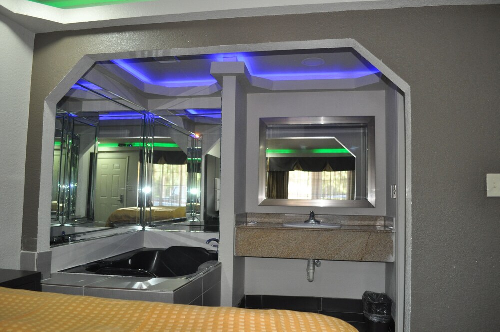Downtown Suites Dallas - photo 10