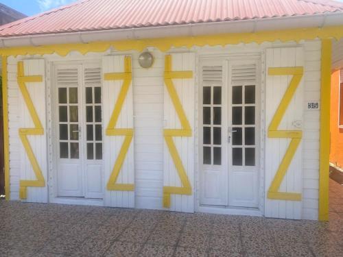 Kaz a sharlot in Petites Anses, Guadeloupe