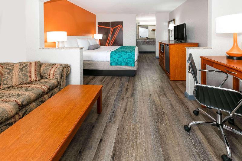 Howard Johnson by Wyndham Lafayette in Lafayette, United States