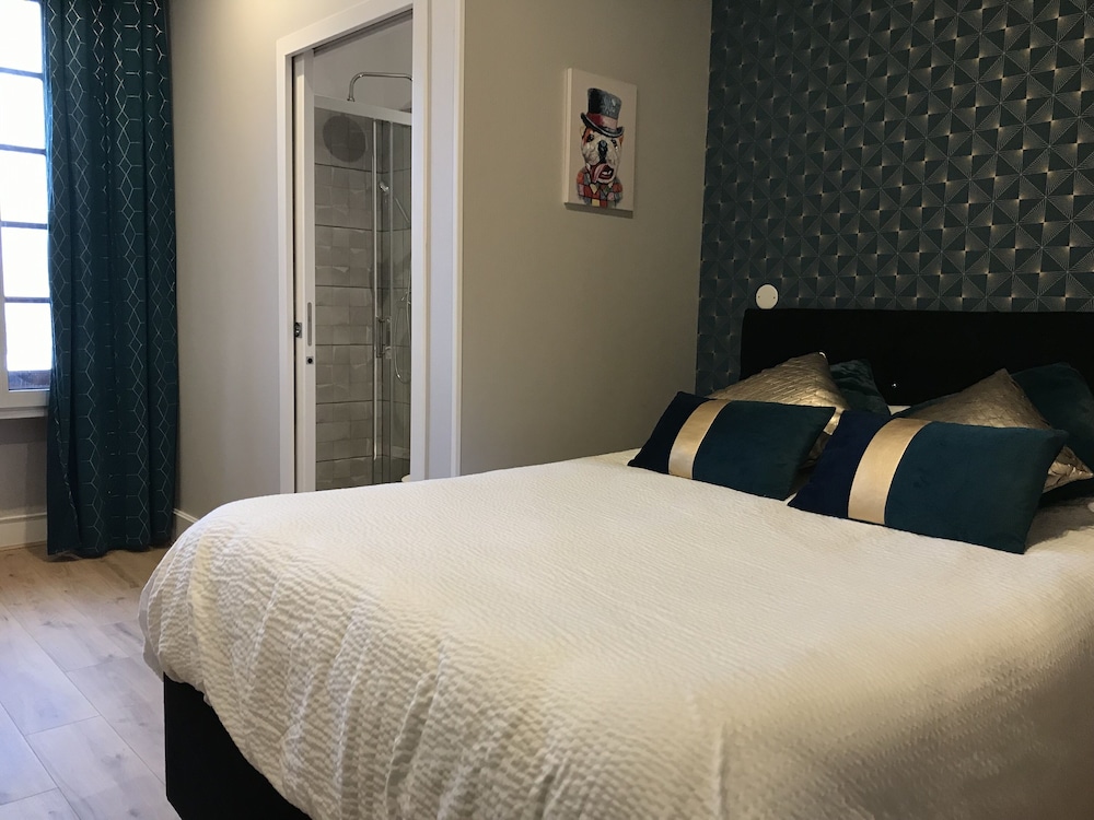 Hôtel Le Cheval Blanc — hotel in Saint-Just-En-Chaussee