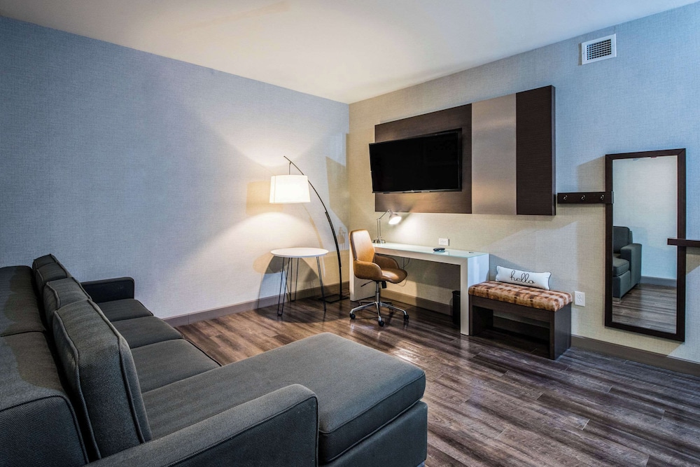 Cambria Hotel McAllen Convention Center - photo 20