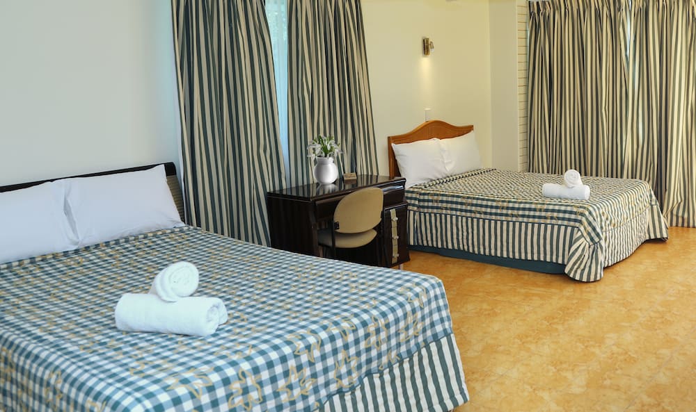 Queenslander Motel in Palm Beach, Australia