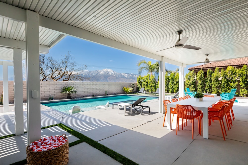 Desert Horizon — Desert Hot Springs