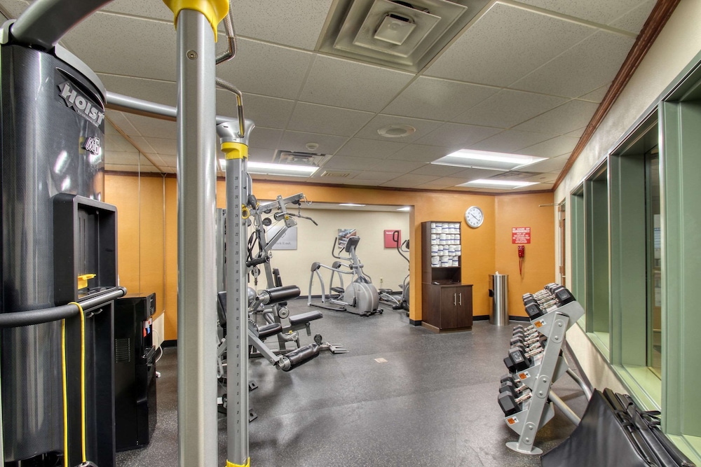 Comfort Suites Milwaukee Airport - photo 43