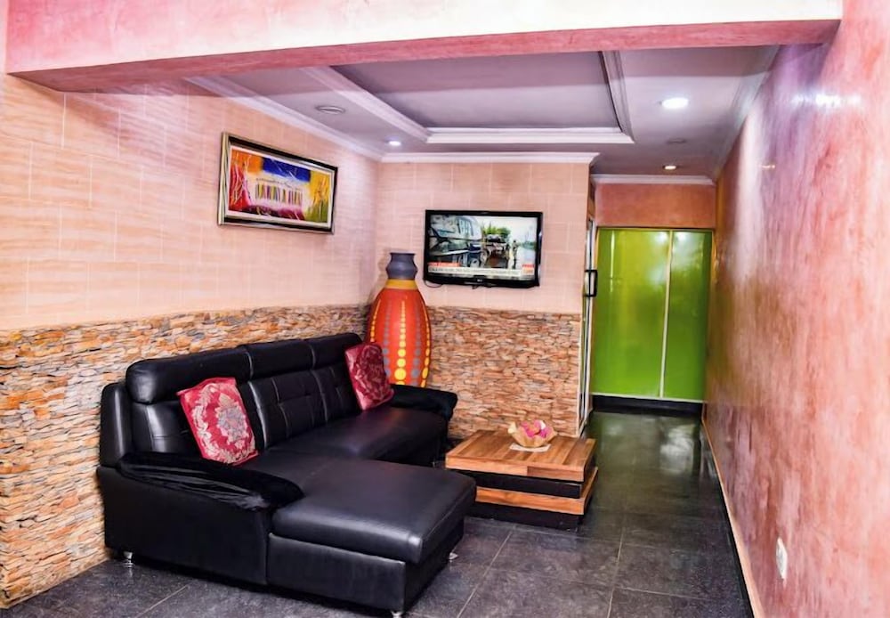 Candow Hotel in Ibadan, Nigeria