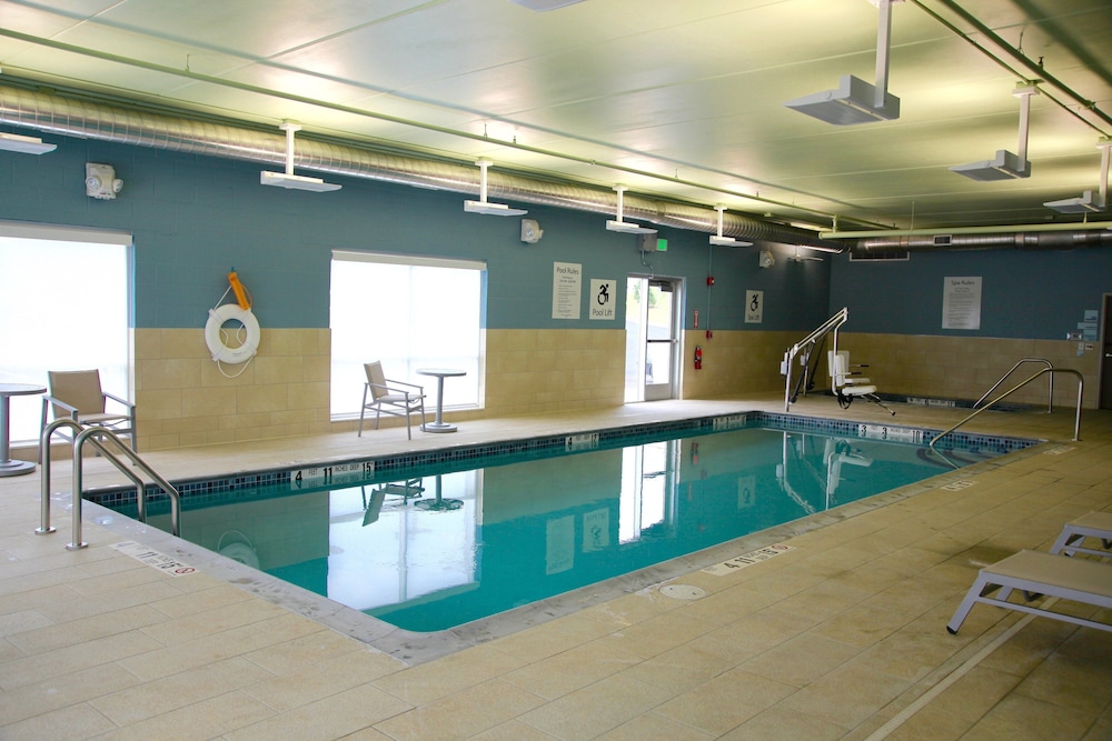 Holiday Inn Express & Suites Oswego by IHG - photo 15