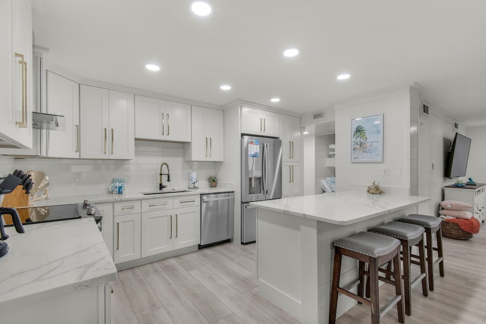 Edgewater Tower 2 407 - photo 19