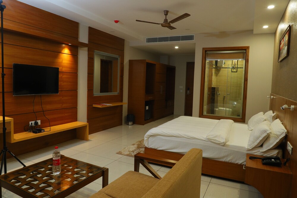 Hotel Royal Hillton in Paonta Sahib, India