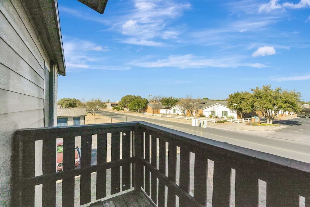 Relaxing Quaint 1BR in Heart of Midland - photo 44