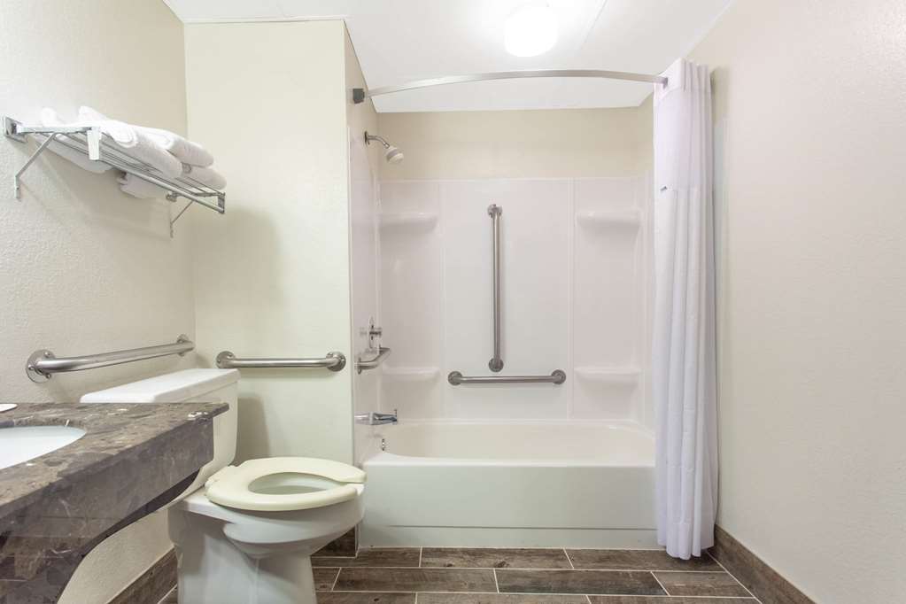 Days Inn by Wyndham Fond du Lac - photo 7