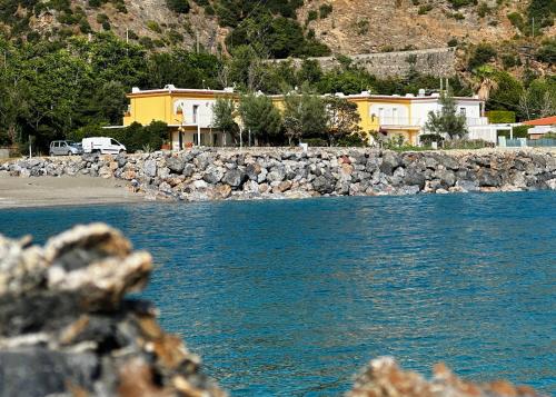 Seaside Villa with private garden — 4-Star Luxury Hotel in Cittadella Del Capo, Italy