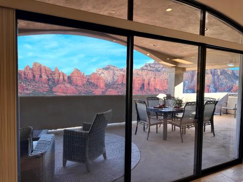 Red Rock Extravaganza - last minute hotel in Sedona