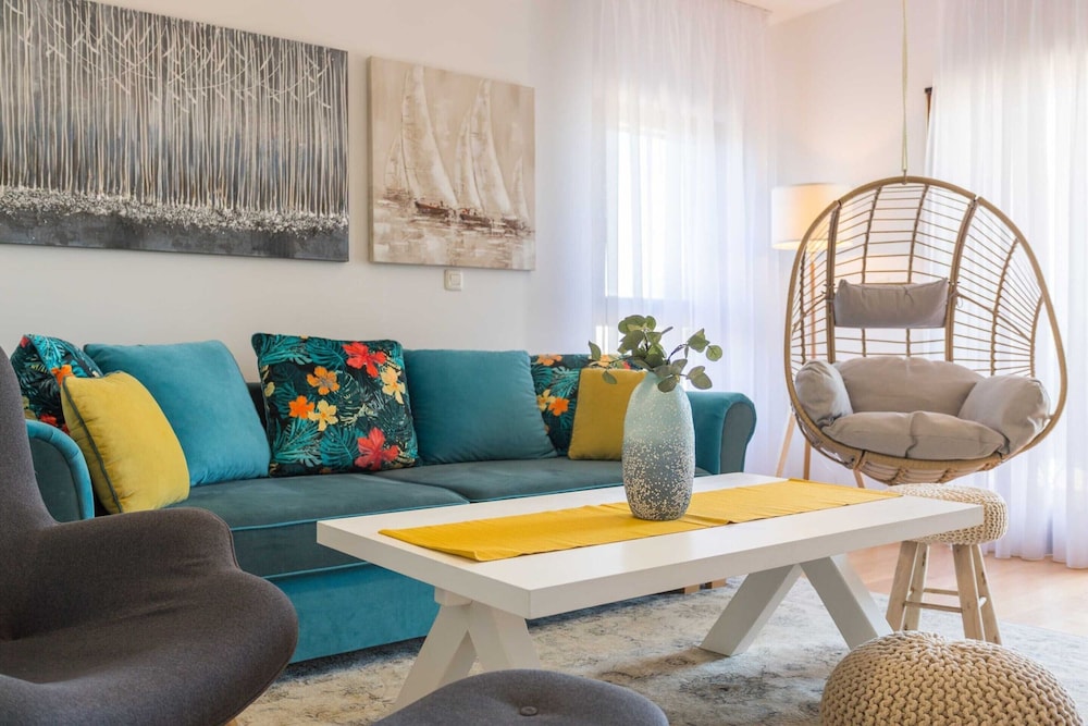 Apartments Cesare with Shared Pool — 4-Star Luxury Hotel in Liznjan, Croatia