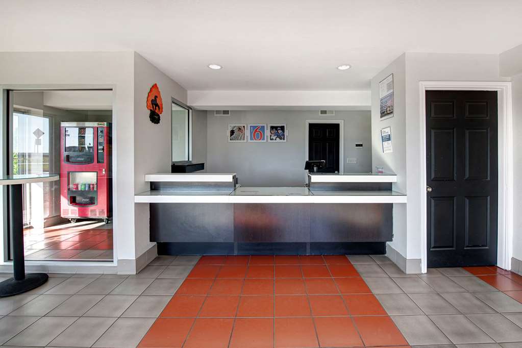 Motel 6 Sulphur Springs TX - photo 22