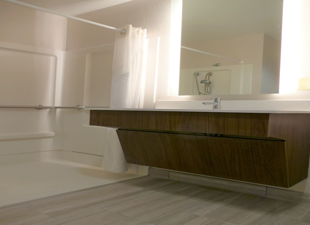Holiday Inn Express Lebanon by IHG - photo 20