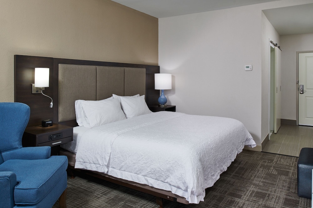 Hampton Inn & Suites Chapel Hill Durham Area - photo 20