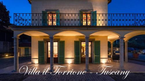 Panoramic villa between Lucca and Florence — 4-Star Luxury Hotel in Pescia, Italy