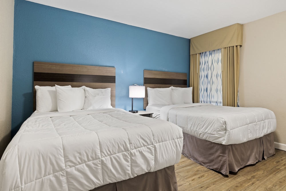 Ocean Crest Inn and Suites - photo 17
