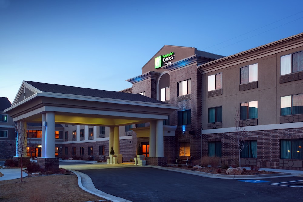 Holiday Inn Express Hotel and Suites West Valley by IHG - photo 42