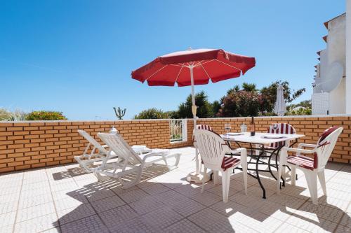 Apartment Tropicos — 4-Star Luxury Hotel in Carvoeiro, Portugal