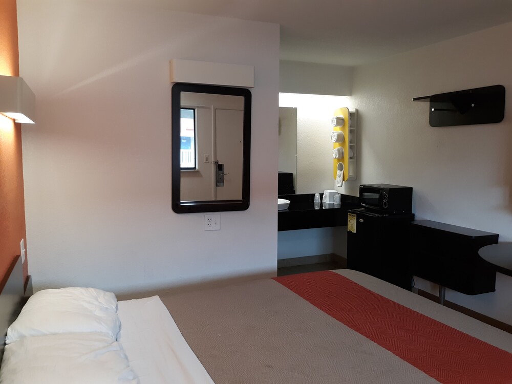 Hotel Akron Northwest Copley - photo 5