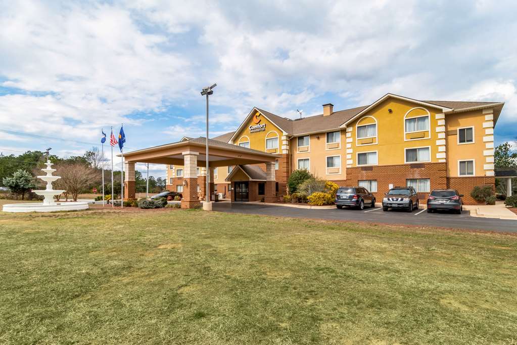 Comfort Inn & Suites South Hill I 85 - photo 2