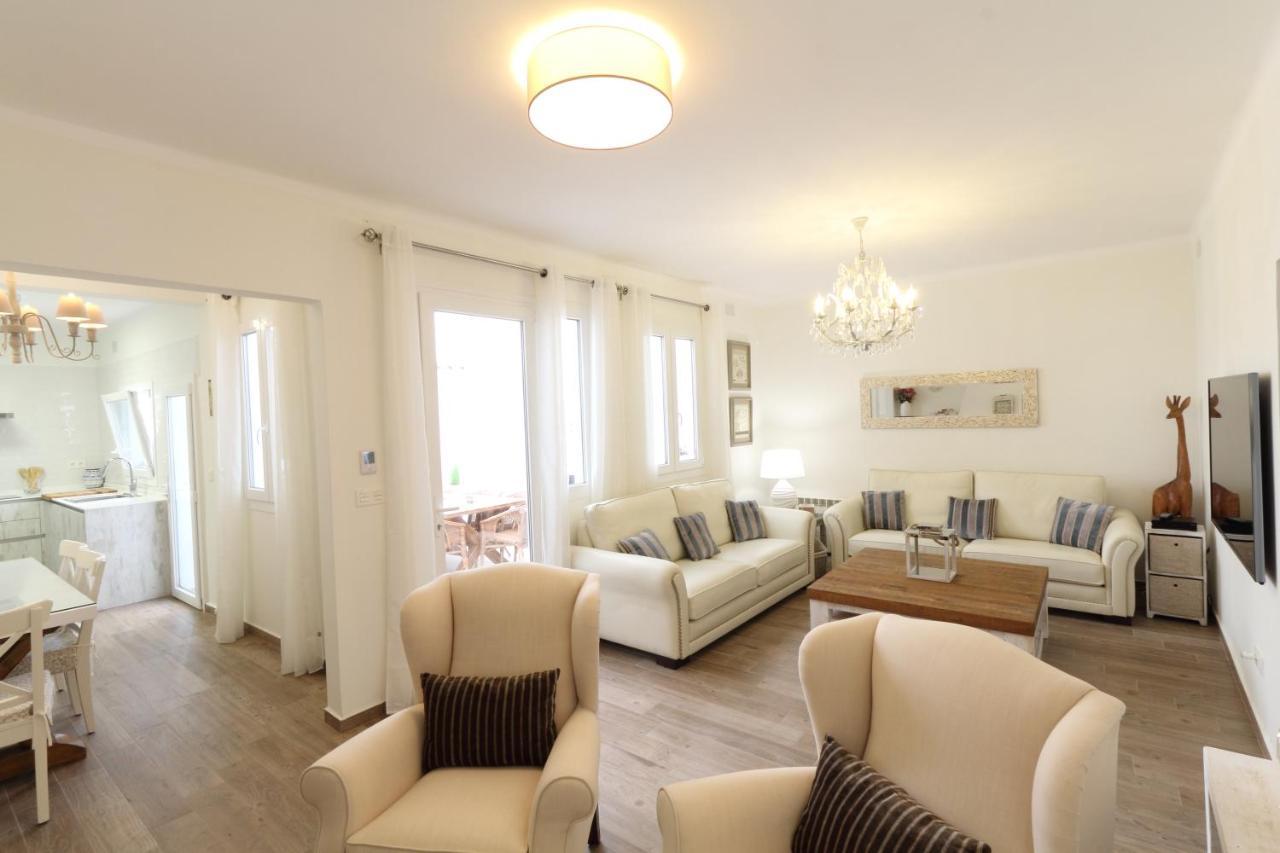 Sitges Centre Mediterranean House 5 Bedroom 4 Bathroom Terrace Courtyard Private Rooptop Pool — 4-Star Luxury Hotel in Sitges, Spain