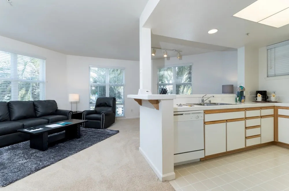Global Luxury Suites at North Park - photo 12