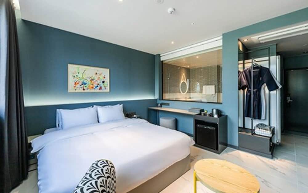 Brown Dot Hotel Jinju in Chinju, South Korea