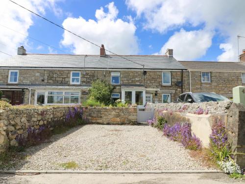 Driftwood Cottage — 4-Star Luxury Hotel in Helston, United Kingdom