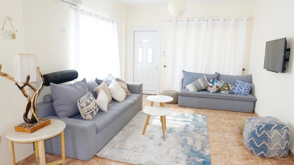 Melanos Residence 2 bdrm townhouse with private pool