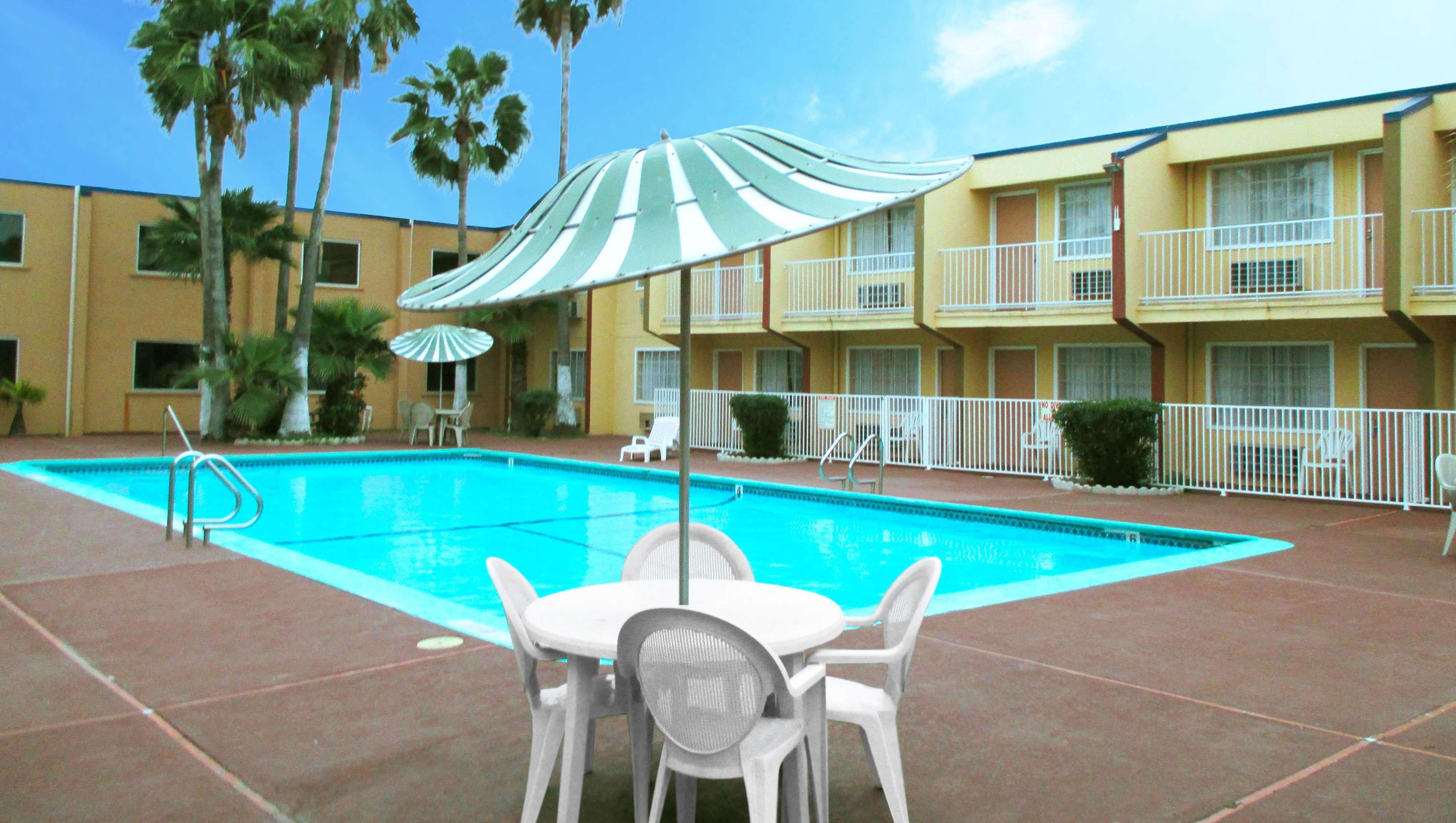 Magnuson Hotel Brownsville - photo 12