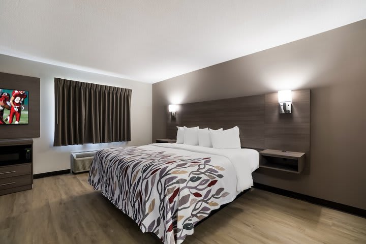 Super 8 by Wyndham Marston - featured photo