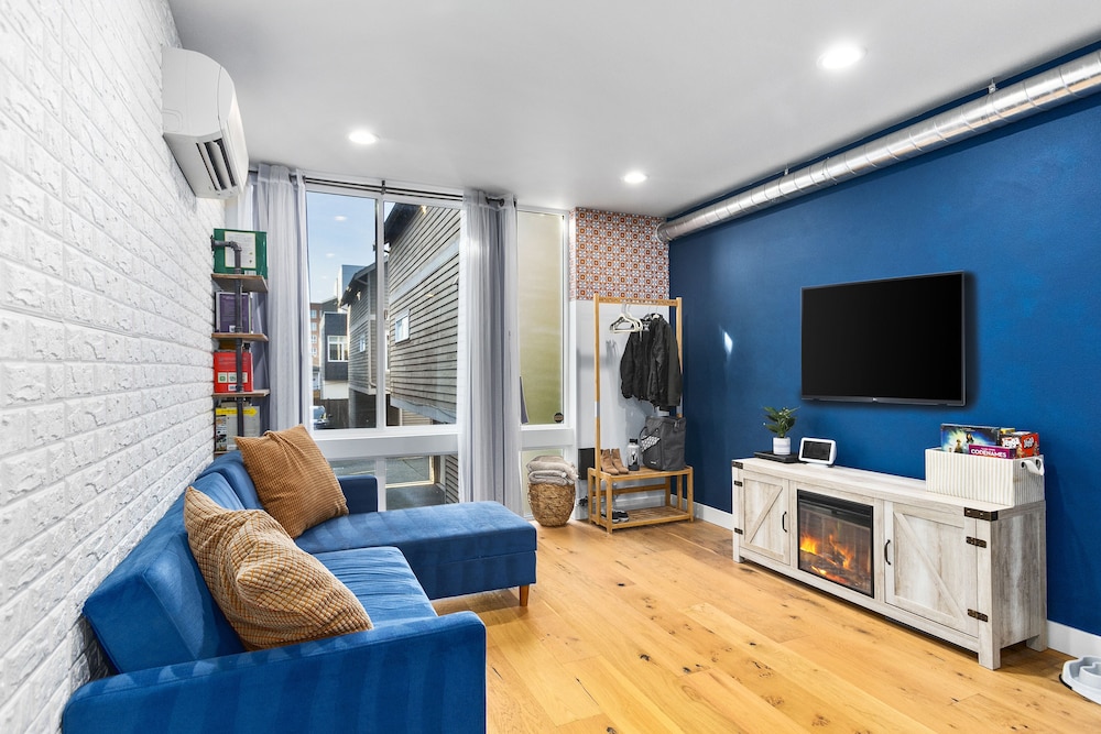 Modern Sustainable Design in Ballard 92 Wlkscore — 4-Star Luxury Hotel in Seattle, United States