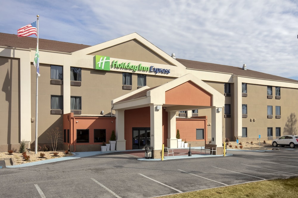 Holiday Inn Express Metropolis - photo 72