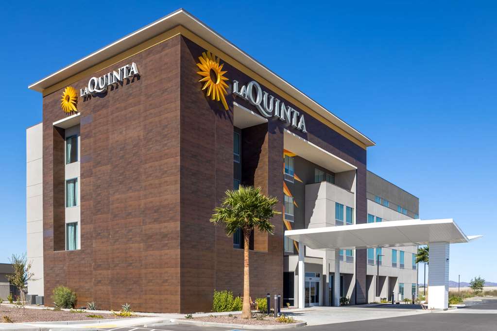 La Quinta Inn & Suites by Wyndham Yuma - photo 2