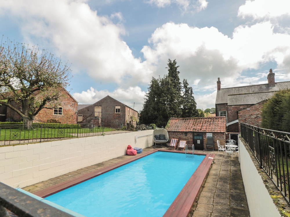 Bailey house — 4-Star Luxury Hotel in Bainton, United Kingdom