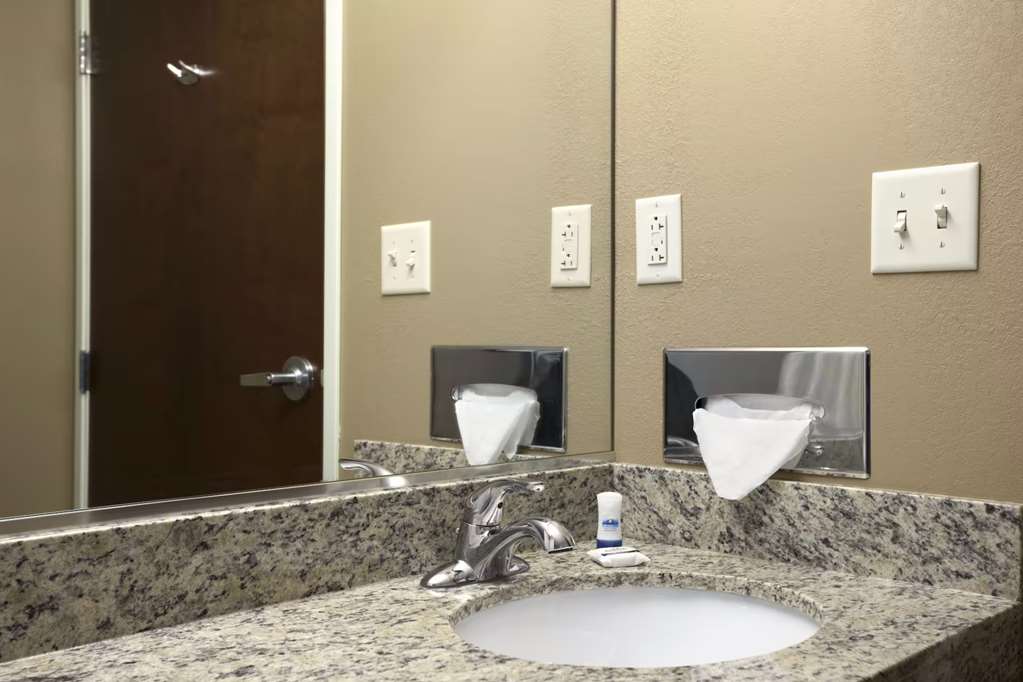 Sonesta Essential Fairmont - photo 8