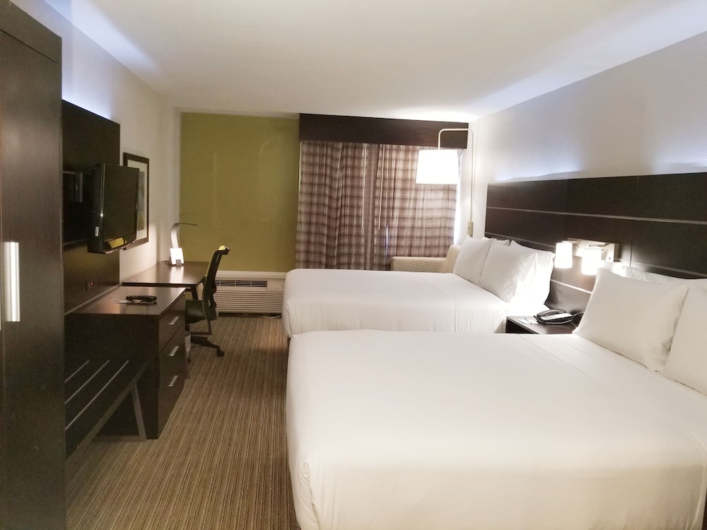 Holiday Inn Express & Suites Miami Hialeah by IHG - photo 8