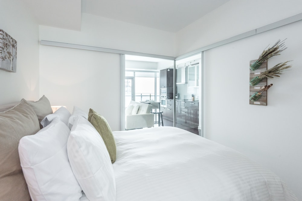 Noel Suites York and Bremner in Toronto, Canada