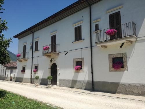 Agriturismo Sant'Erasmo — 4-Star Luxury Hotel in Paterno, Italy