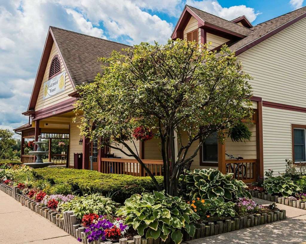 Econo Lodge & Suites Grand Rapids Airport - carbon neutral hotel in Grand Rapids