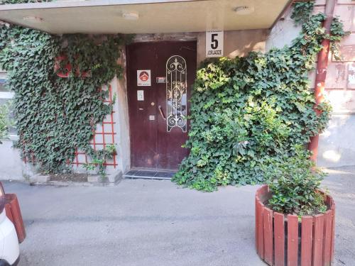 G&L Apartments